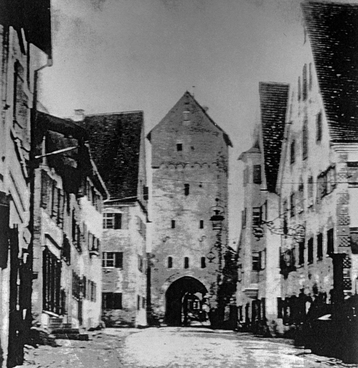 Bergthorstraße in Isny mit Stadttor, Aufnahme vor 1859